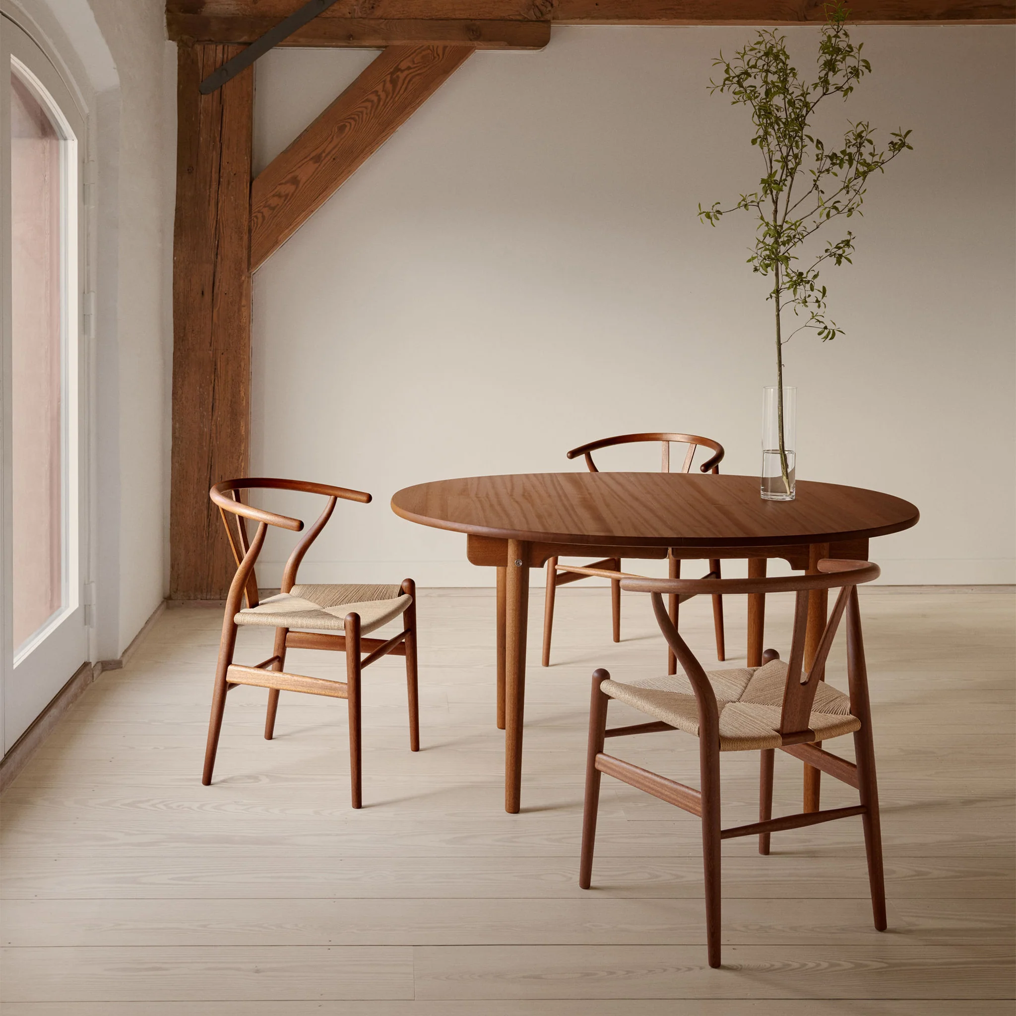 CH337 Dining Table by Carl Hansen & Søn - Image 7