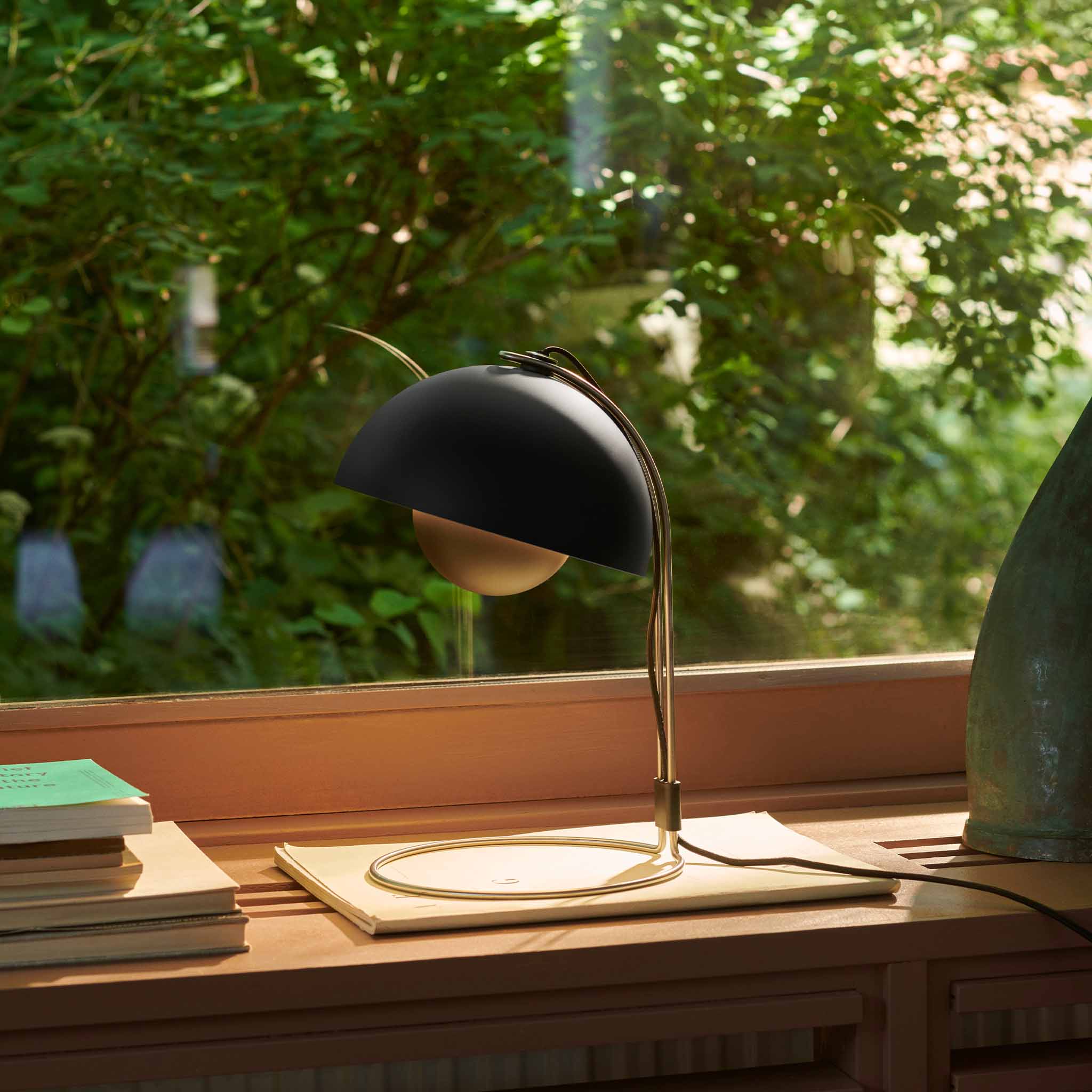 Flowerpot Table Lamp VP4 by &Tradition - Image 5