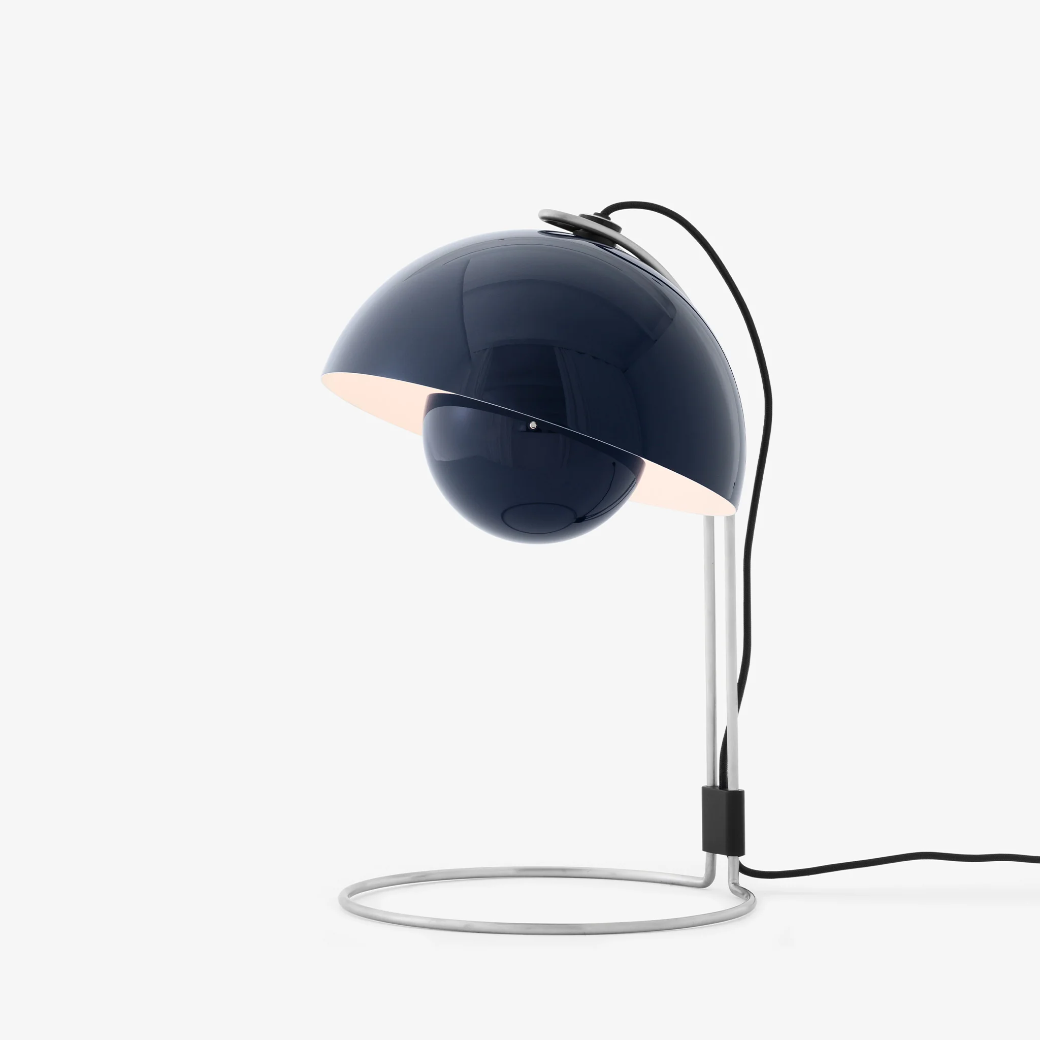 Flowerpot Table Lamp VP4 by &Tradition - Image 7