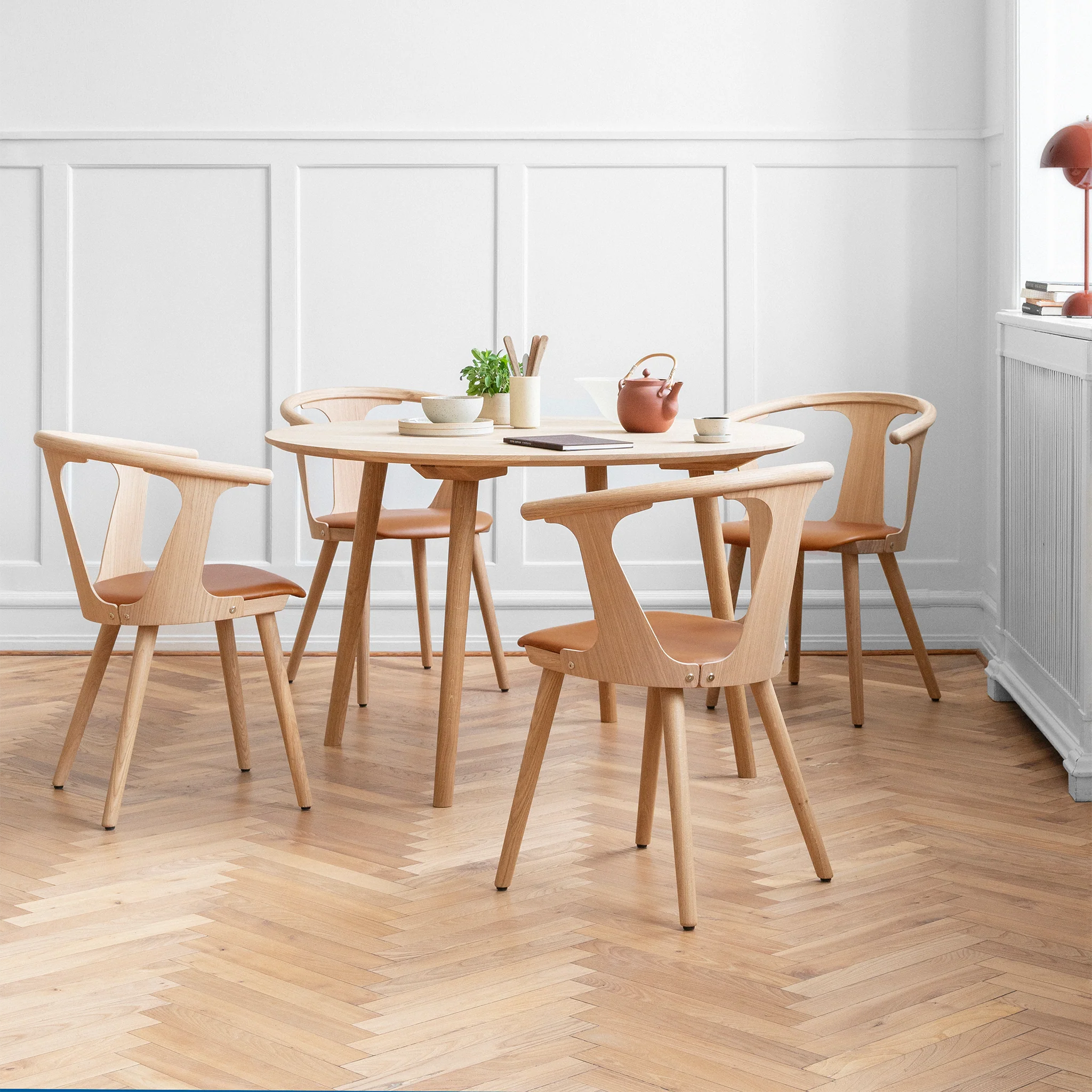 In Between Round Dining Table SK4 by &Tradition - Image 6