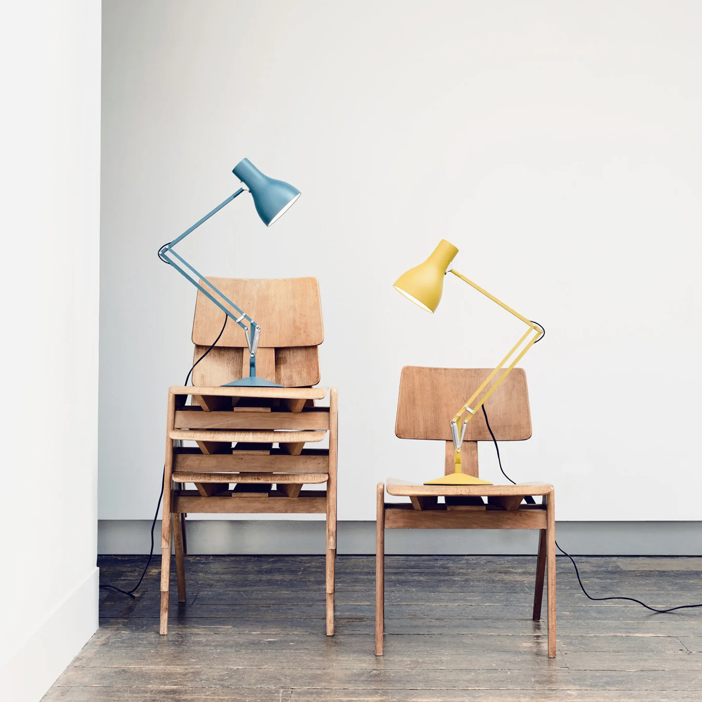 Type 75™ Desk Lamp Margaret Howell Edition - Yellow Ochre - Image 7