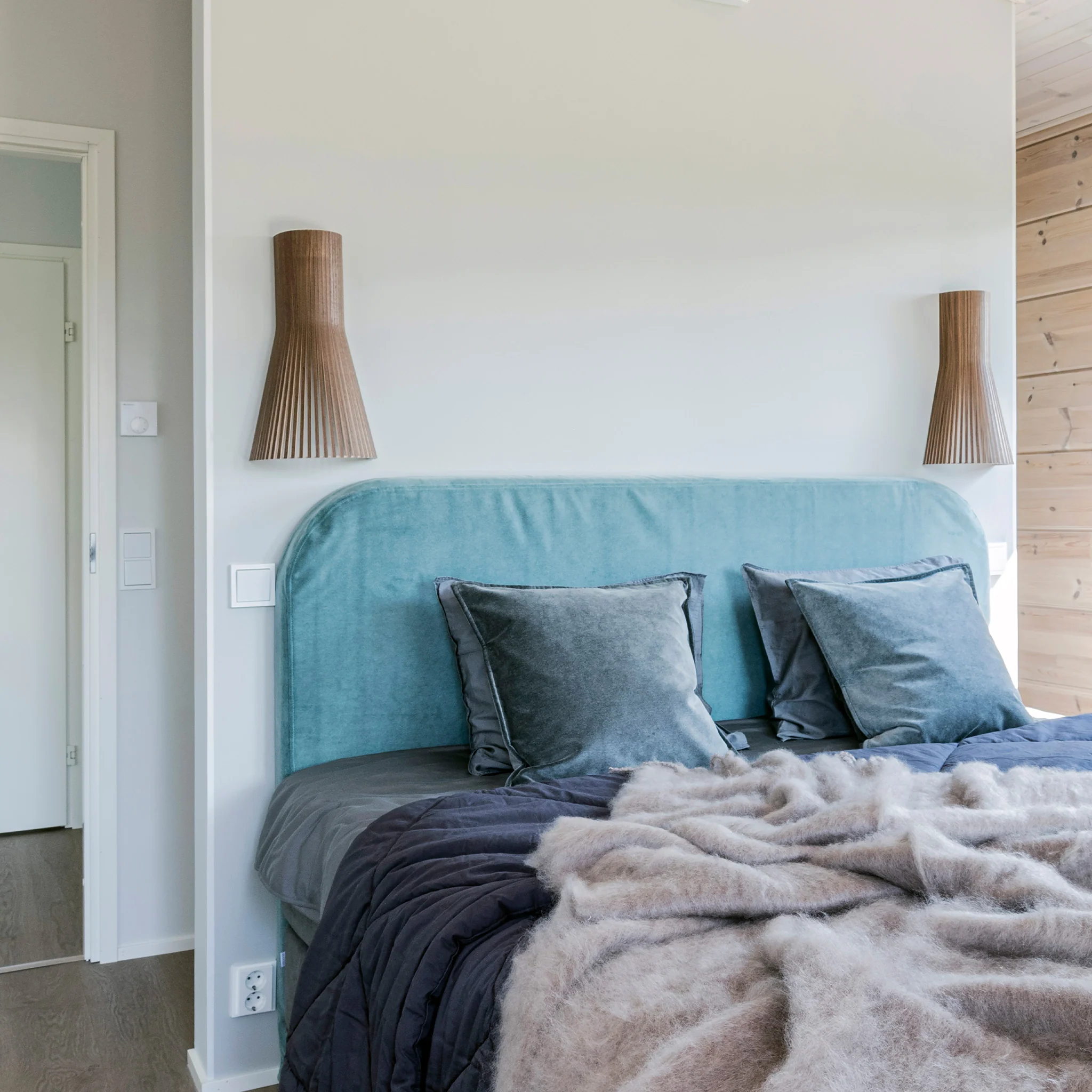 Secto 4231 Small Wall Lamp by Secto Design - Image 9