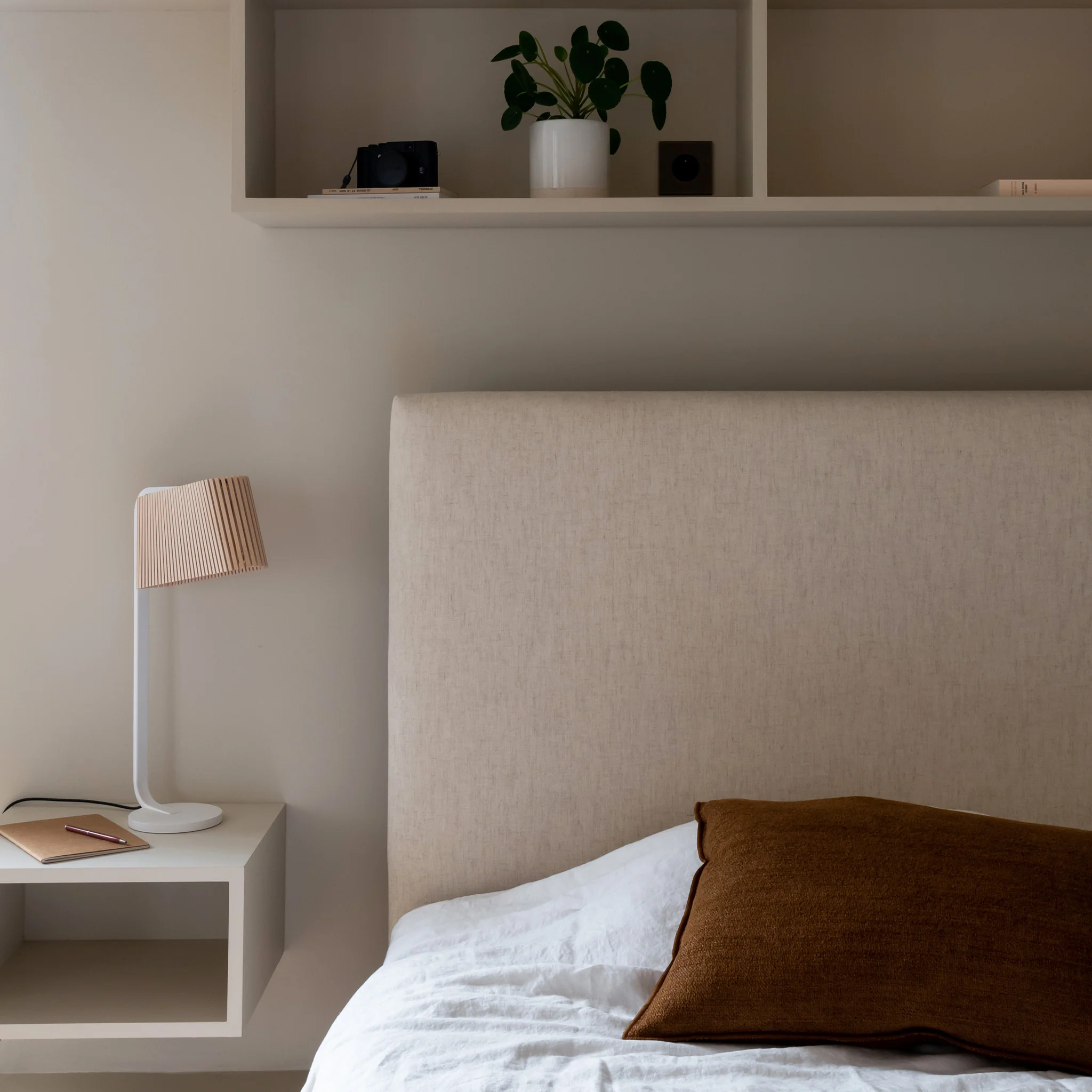 Secto Owalo 7020 by Secto Design - Image 8